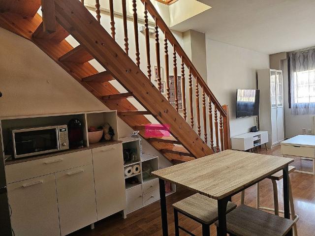 Dúplex en venta en calle De Pere Alegret, Vilafranca del Penedès, de 80 m² 2 habitaciones por 216.000