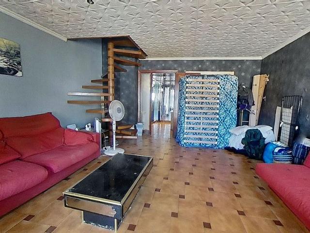 Dúplex en venta en calle De Ramon Rocafull, Barcelona, de 85 m² 3 habitaciones por 299.900