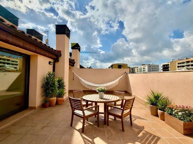 Dúplex en venta en calle De Regàs, Sabadell, de 110 m² 2 habitaciones por 299.000