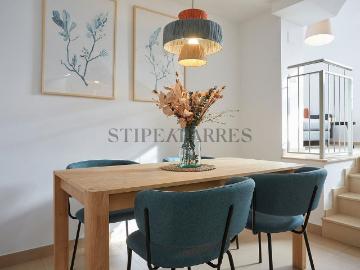 Dúplex en venta en calle De Verdi, Barcelona, de 90 m² 3 habitaciones por 450.000