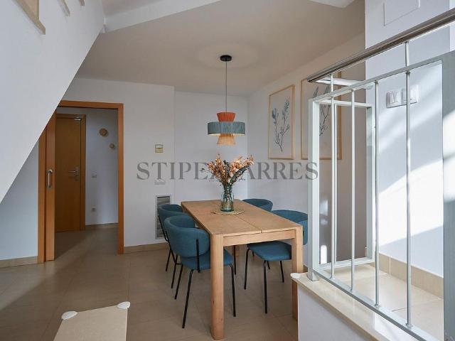 Dúplex en venta en calle De Verdi, Barcelona, de 90 m² 3 habitaciones por 450.000