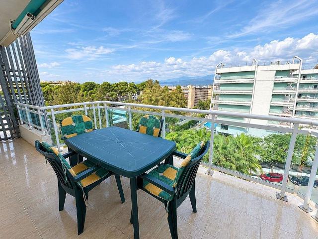Dúplex en venta en calle De Viladomat, Salou, de 62 m² 2 habitaciones por 219.000