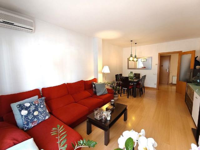 Dúplex en venta en calle Del General Weyler, Badalona, de 88 m² 3 habitaciones por 575.000