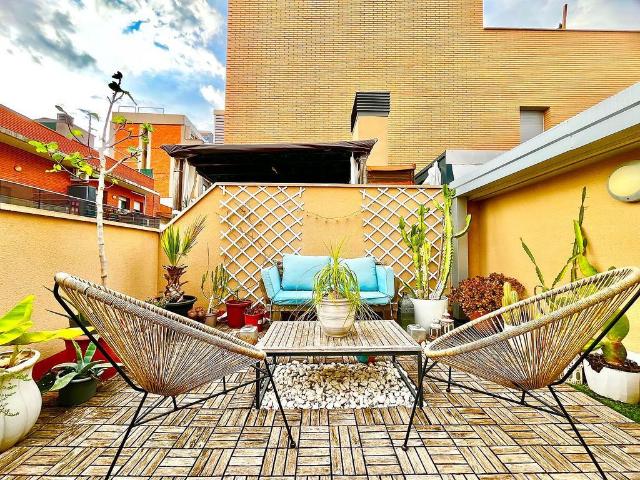 Dúplex en venta en calle Del General Weyler, Badalona, de 94 m² 2 habitaciones por 445.000