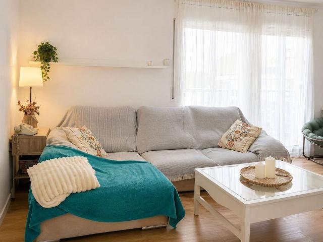 Dúplex en venta en calle Del Riu, Martorell, de 112 m² 3 habitaciones por 344.000