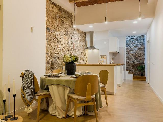 Dúplex en venta en calle D'en Gignàs, Barcelona, de 98 m² 2 habitaciones por 380.000