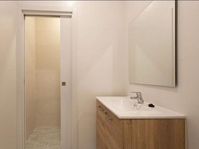 Dúplex en venta en calle D'en Gignàs, Barcelona, de 98 m² 2 habitaciones por 390.000