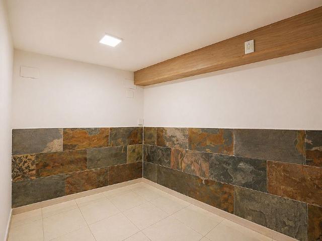 Dúplex en venta en calle Diagonal, Barcelona, de 64 m² 3 habitaciones por 275.000