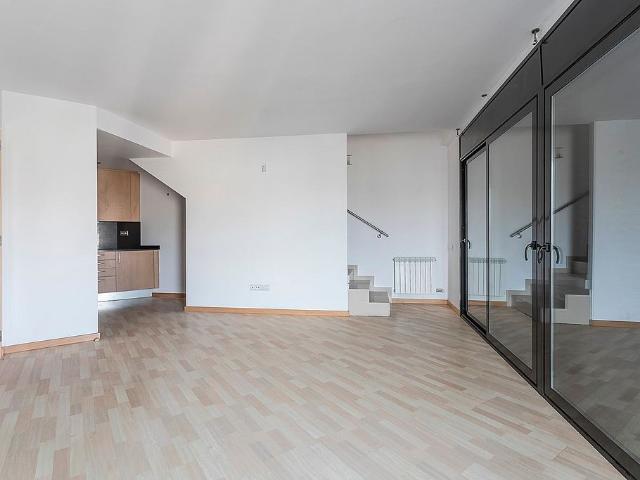 Dúplex en venta en calle Joan XXIII, Sant Fruitós de Bages, de 120 m² 3 habitaciones por 200.800