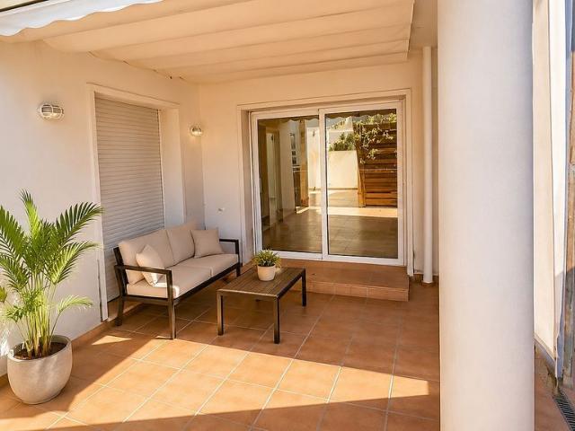 Dúplex en venta en calle Josep Irla, Sitges, de 100 m² 4 habitaciones por 549.000