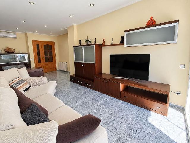 Dúplex en venta en calle Jaume Balmes, Pineda de Mar, de 140 m² 4 habitaciones por 298.000
