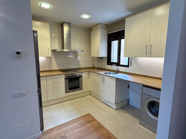 Dúplex en venta en calle Laurea Miro, Sant Feliu de Llobregat, de 99 m² 2 habitaciones por 475.000