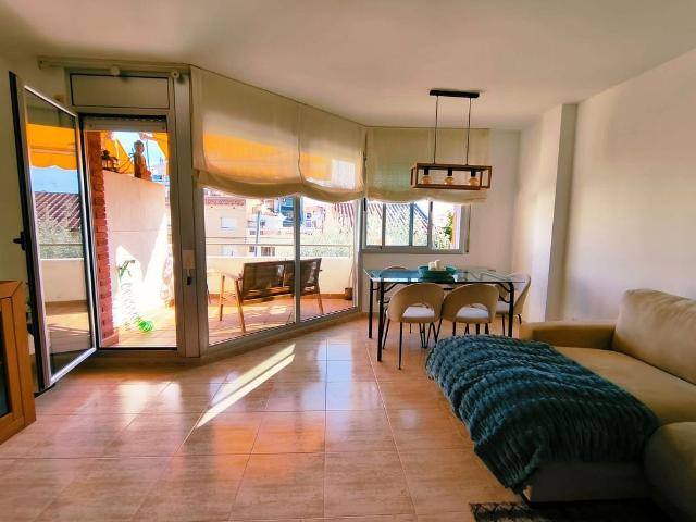 Dúplex en venta en calle Montserrat, Premià de Mar, de 110 m² 3 habitaciones por 399.500