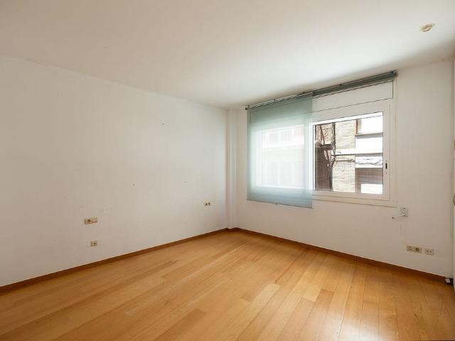 Dúplex en venta en calle Major de Sarria, Barcelona, de 121 m² 2 habitaciones por 760.000