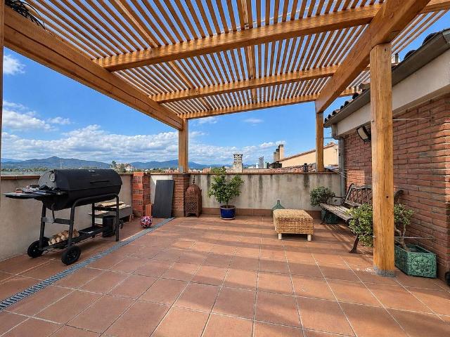 Dúplex en venta en calle Marques de Camps, Salt, de 144 m² 4 habitaciones por 385.000