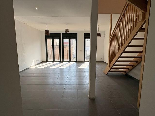 Dúplex en venta en calle Nou, Torelló, de 95 m² 3 habitaciones por 193.000