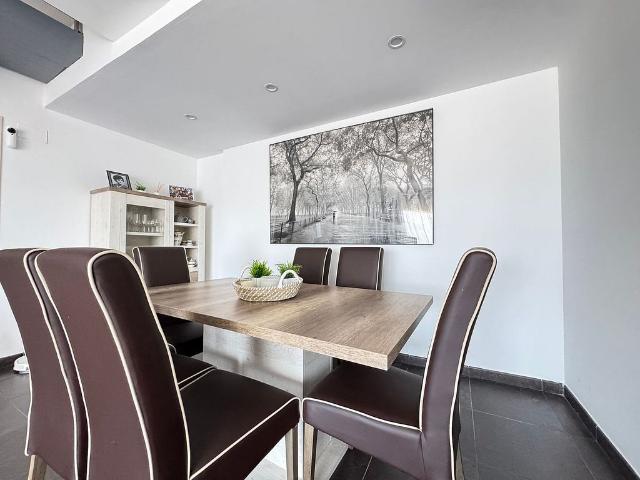 Dúplex en venta en calle Sant Jordi, Sils, de 114 m² 3 habitaciones por 250.000