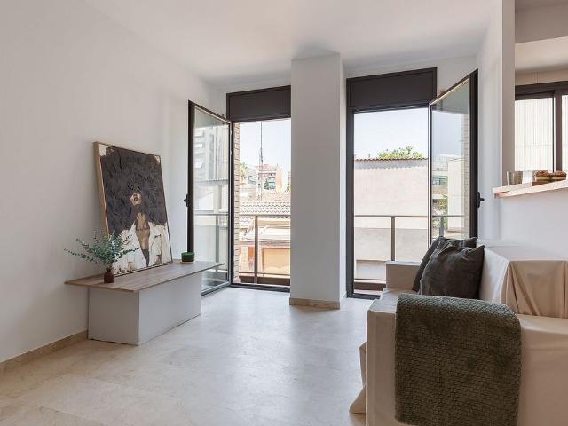 Dúplex en venta en calle Santiago Rusiñol de, Terrassa, de 83 m² 4 habitaciones por 310.000