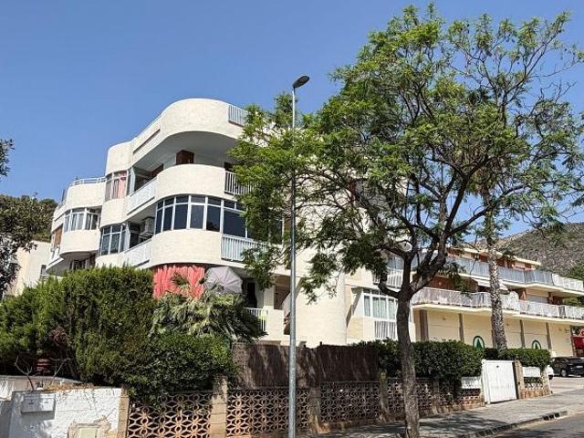 Dúplex en venta en calle Poal del, Castelldefels, de 75 m² 2 habitaciones por 370.000
