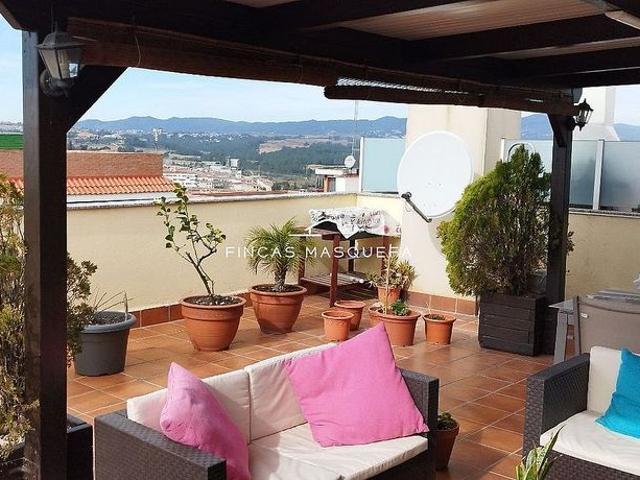 Dúplex en venta en calle Picasso, Masquefa, de 125 m² 4 habitaciones por 326.800
