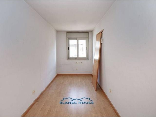 Dúplex en venta en calle Veler, Blanes, de 85 m² 3 habitaciones por 249.000
