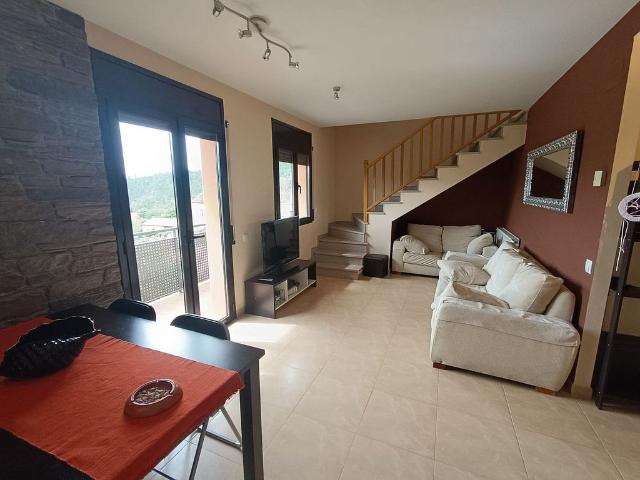 Dúplex en venta en calle Verge del Coll, Salàs de Pallars, de 84 m² 3 habitaciones por 205.000