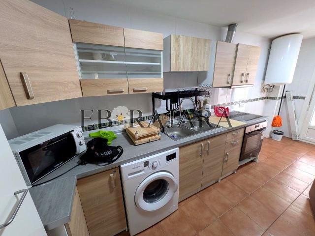 Dúplex en venta en Candeleda. ESTUPENDO DUPLEX DE CUATRO DORMITORIOS, DOS BAÑOS Y GARAJE. Dúplex.