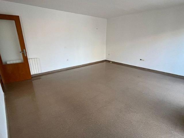 Dúplex en venta en carretera D'arbúcies, Breda, de 117 m² 3 habitaciones por 180.000