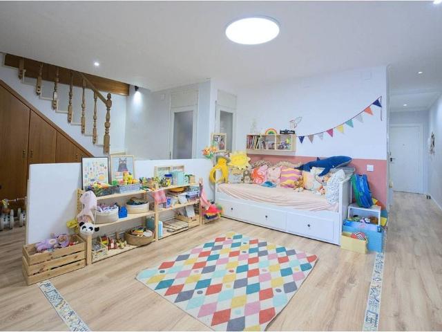 Dúplex en venta en carretera De Montcada, Terrassa, de 198 m² 6 habitaciones por 399.900