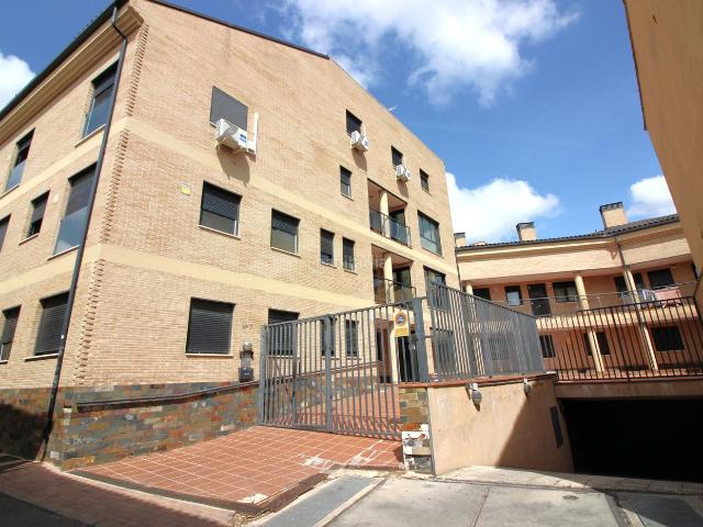 Dúplex en venta en Casarrubios del Monte. Duplex con garaje en el centro de Casarrubios. Dúplex Casarrubios del.