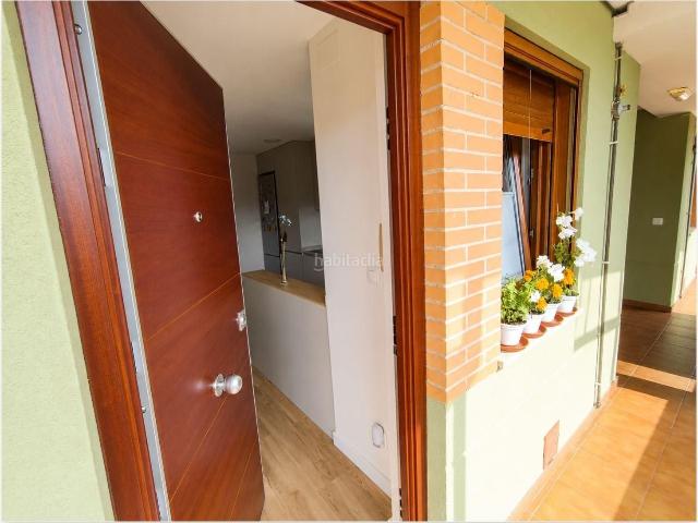 Piso en venta en Castañeda. LISTO PARA ENTRAR A VIVIR! AMPLIO Y LUMINOSO PISO EN DOS ALTURAS EN URBANIZACIÓN PRIVADA. Pisos.
