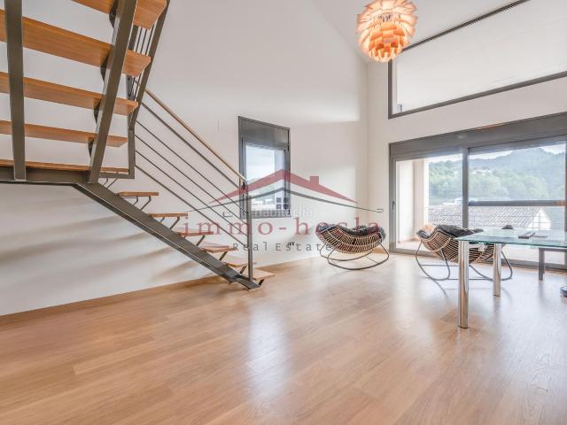 Dúplex en venta en Castellolí. Exclusivo dúplex de diseño con terraza, vistas y ascensor en Castellolí. Dúplex.