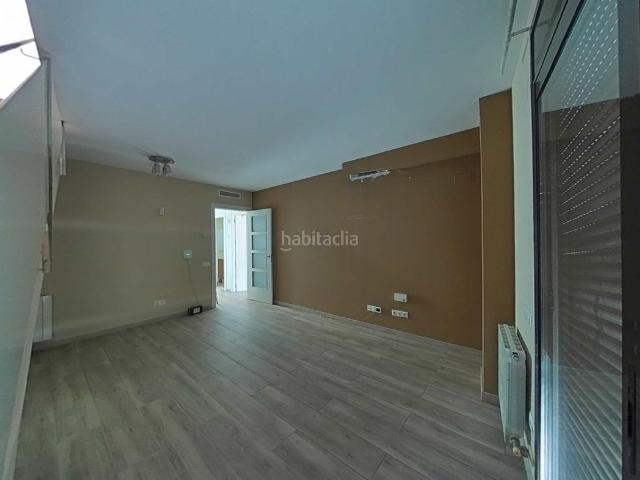 Dúplex en venta en Castelldefels, Centre. SE VENDE DÚPLEX PATKING EN EL CENTRO DE CASTELLDEFELS. Dúplex.