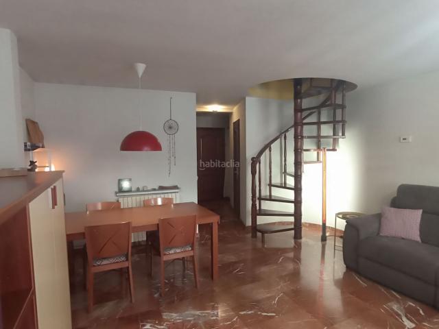 Dúplex en venta en Centelles. Exclusivo dúplex con gran terraza, parking y chimenea en Centelles. Dúplex.