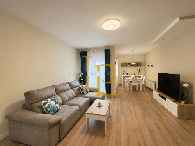Dúplex en venta en Cerdanyola del Vallès, Sant Ramón. OPORTUNIDAD! PRECIOSO DÚPLEX CON TERRAZA EN VENTA EN CERDANYOLA DEL VALLÉS. Dúplex Cerdanyola del.