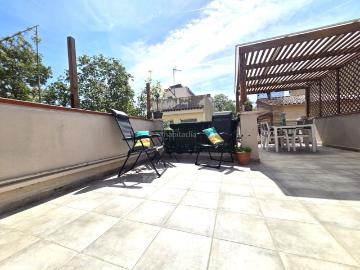Dúplex en venta en Cerdanyola del Vallès, Sant Ramón. MAGNIFICO DUPLEX REFORMADO CON TERRAZA DE 20M2 CON 5HAB!. Dúplex Cerdanyola del.