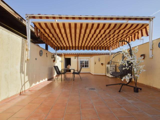 Dúplex en venta en Cúllar Vega. Duplex en venta en Centro, 3 dormitorios. Dúplex Cúllar.