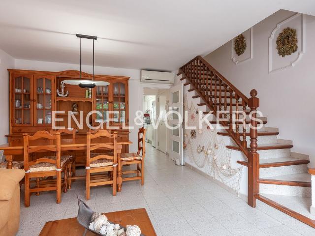 Dúplex en venta en Altafulla Costa Dorada. Soleado duplex cerca de la playa. Dúplex.