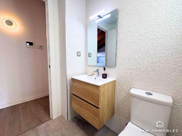Dúplex en venta en avenida De Canovelles, Canovelles, de 153 m² 4 habitaciones por 399.000