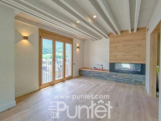 Dúplex en venta en calle Sant Antoni, Bossòst, de 143 m² 4 habitaciones por 387.000