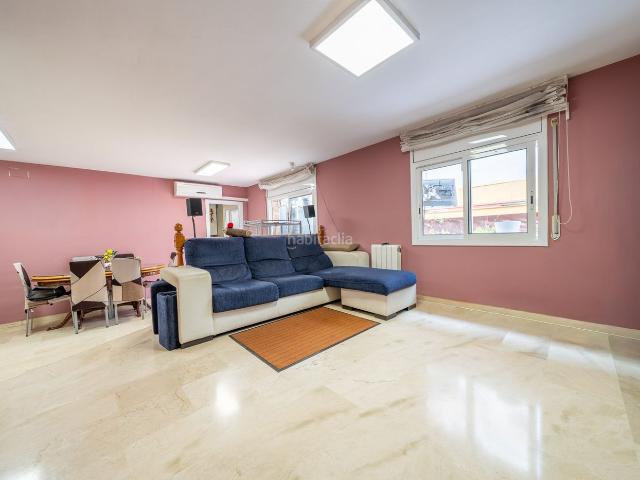 Dúplex en venta en Badalona, Bufalà. GRAN PISO DUPLEX EN PLANTA BAJA CON TERRAZA Y PARKING OPCIONAL. Dúplex.