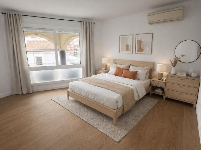 Dúplex en venta en Badalona, Llefià. Dúplex en planta baja, totalmente reformado, de 3 Habitaciones y 2 baños en Llefià. Dúplex.