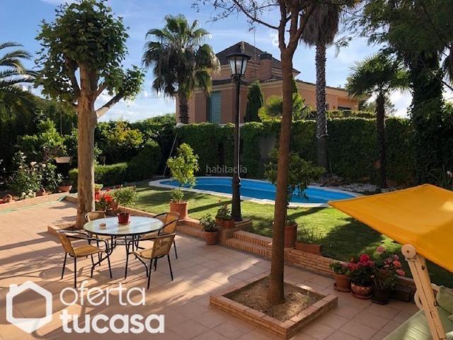 Piso en venta en Baeza. Chalet con piscina privada y jardín en Las Viñas Baeza!. Pisos.