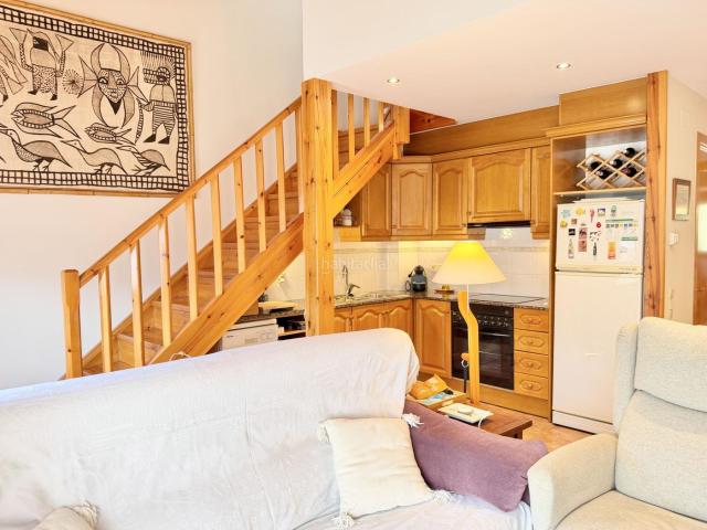 Dúplex en venta en Bagà. Piso dúplex con vistas y 3 dormitorios en Bagà a la venda. Dúplex.