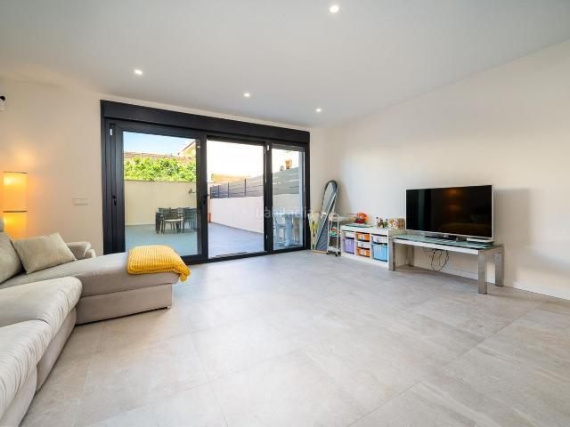 Dúplex en venta en Baleares Lloseta. Dúplex moderno con amplia terraza, aparcamiento y trastero en Lloseta. Dúplex.