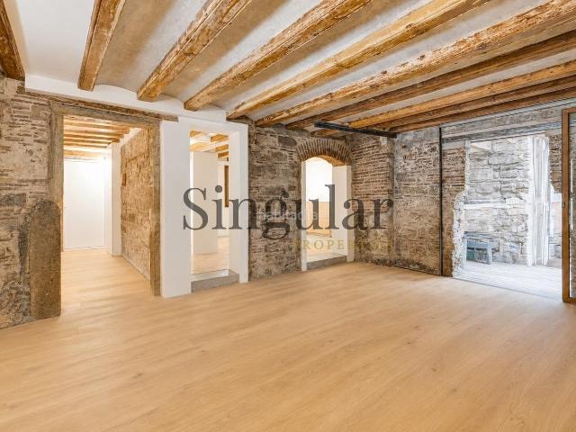 Dúplex en venta en Barcelona, Gòtic. DÚPLEX CON ENCANTO EN BARRI GÒTIC. Dúplex.