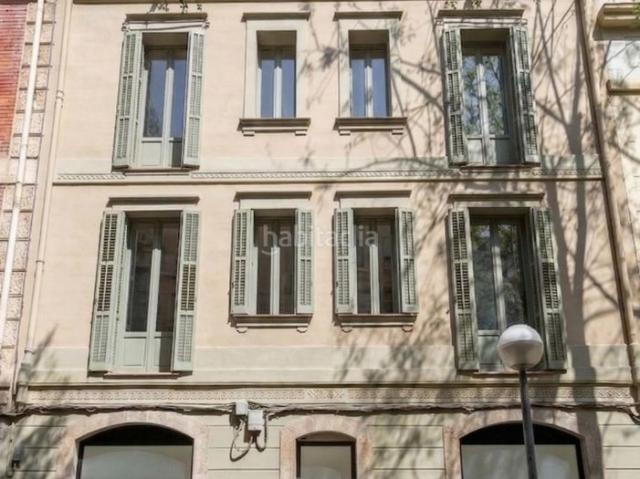 Dúplex en venta en Barcelona, L´Antiga Esquerra de l´Eixample. El lujo incomparable de vivir en la ciudad con la sensación de estar en una casa con piscina fuera de la urbe. Dúplex.