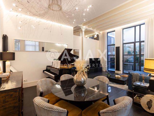 Dúplex en venta en Barcelona, Sagrada Família. Vivienda tipo casa con terraza 35m². Dúplex.
