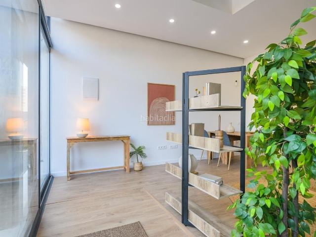 Dúplex en venta en Barcelona, Sant Andreu de Palomar. Espectacular dúplex tipo loft reformado con techos de 5 m en Sant Andreu. Dúplex.