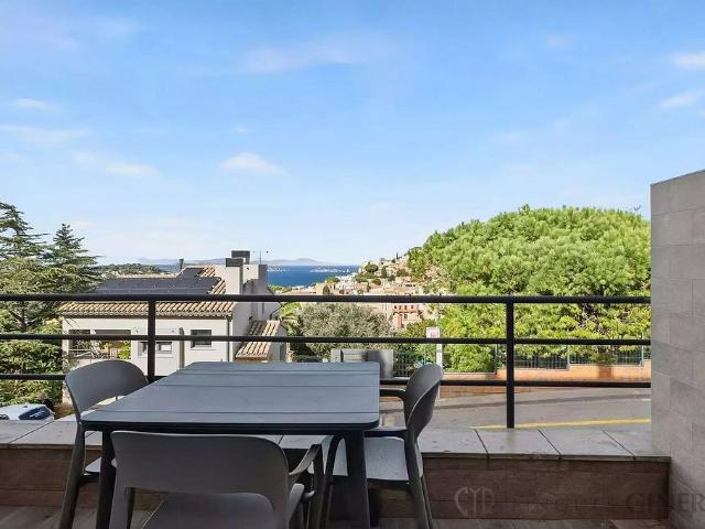 Dúplex en venta en calle Lluís Miró i Plaja, Begur, de 68 m² 3 habitaciones por 399.000